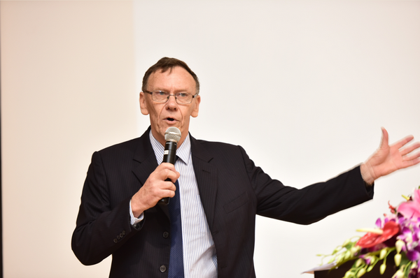 Dr Vernon Sommerfeldt, Head of the School of Business and Management, The Sino-British College, USST